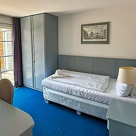 מלון Altstadthotel 3*
