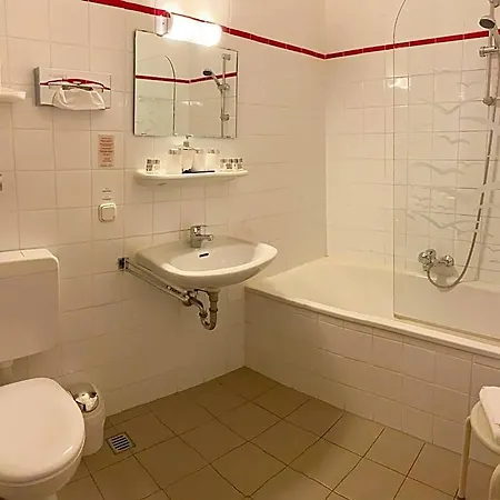 מלון Altstadthotel אוגסבורג
