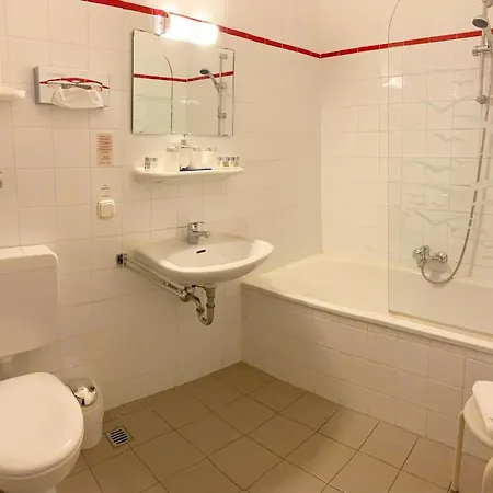מלון Altstadthotel אוגסבורג